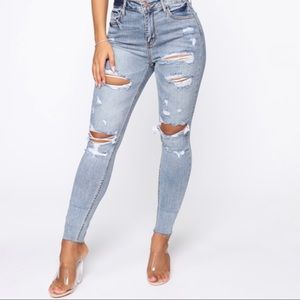 Hole On A Sec High Rise Jeans